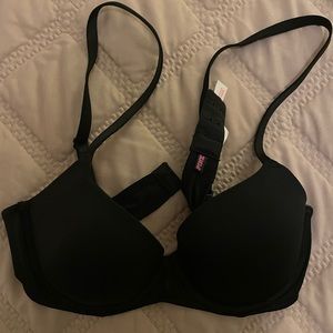 VS Pink black bra size 34A